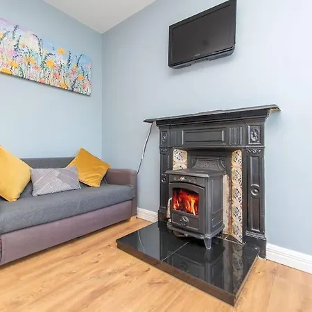 Апартаменты Clonbur House - One Bedroom *