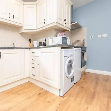 Апартаменты Clonbur House - One Bedroom