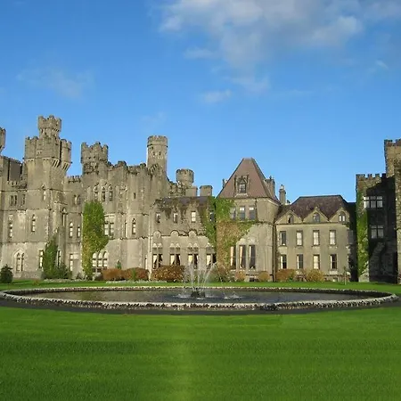 Clonbur House - One Bedroom Apartment *