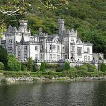 Clonbur House - One Bedroom