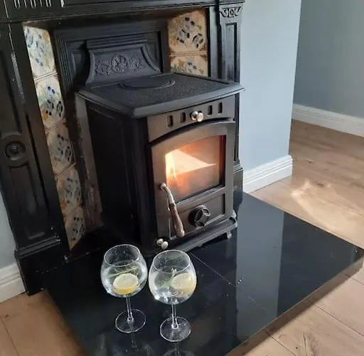 Clonbur House - One Bedroom * Galway